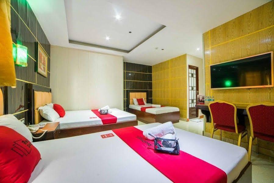 Reddoorz At Winter Hotel Araneta Quezon City Exterior foto