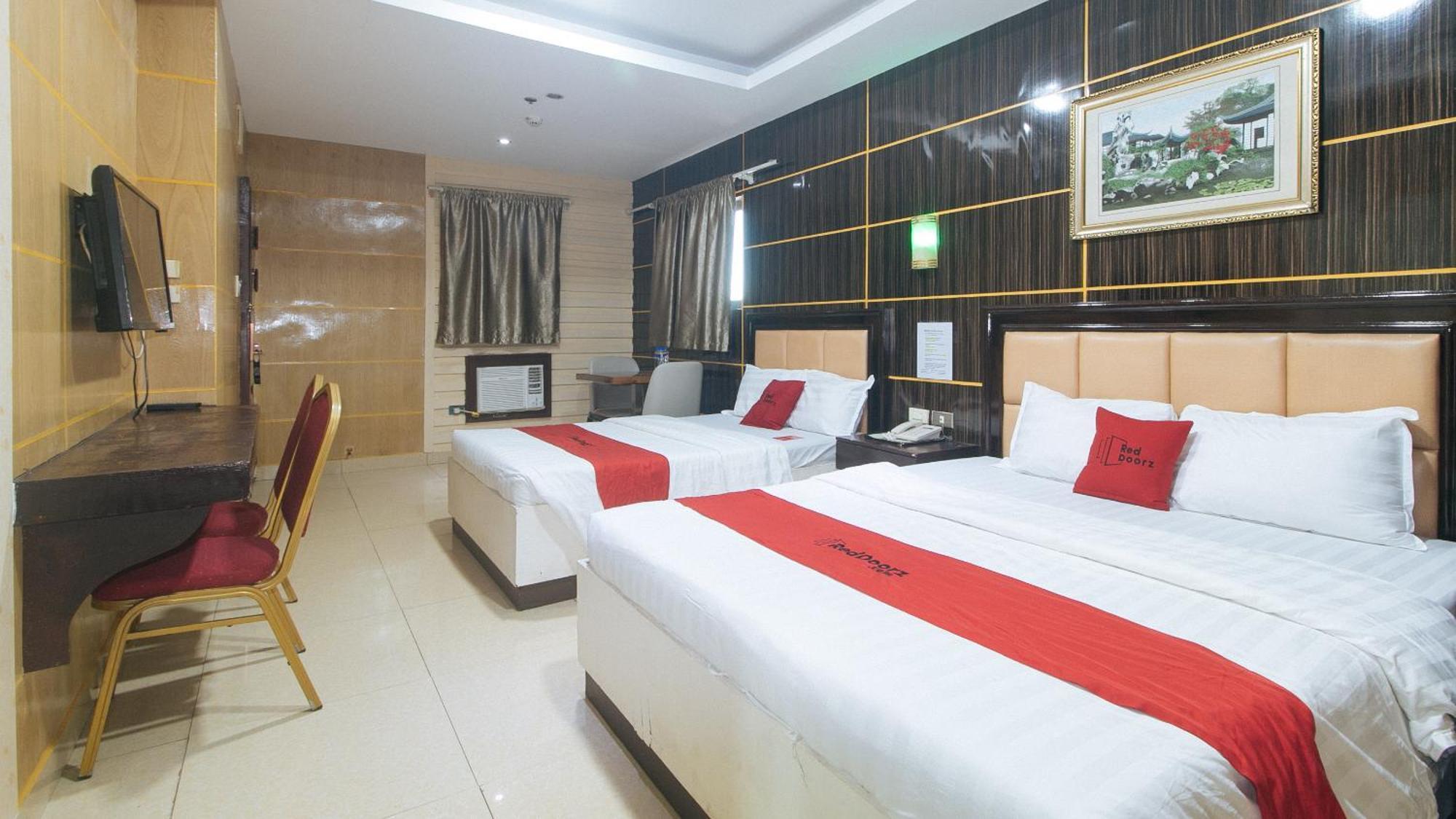 Reddoorz At Winter Hotel Araneta Quezon City Exterior foto