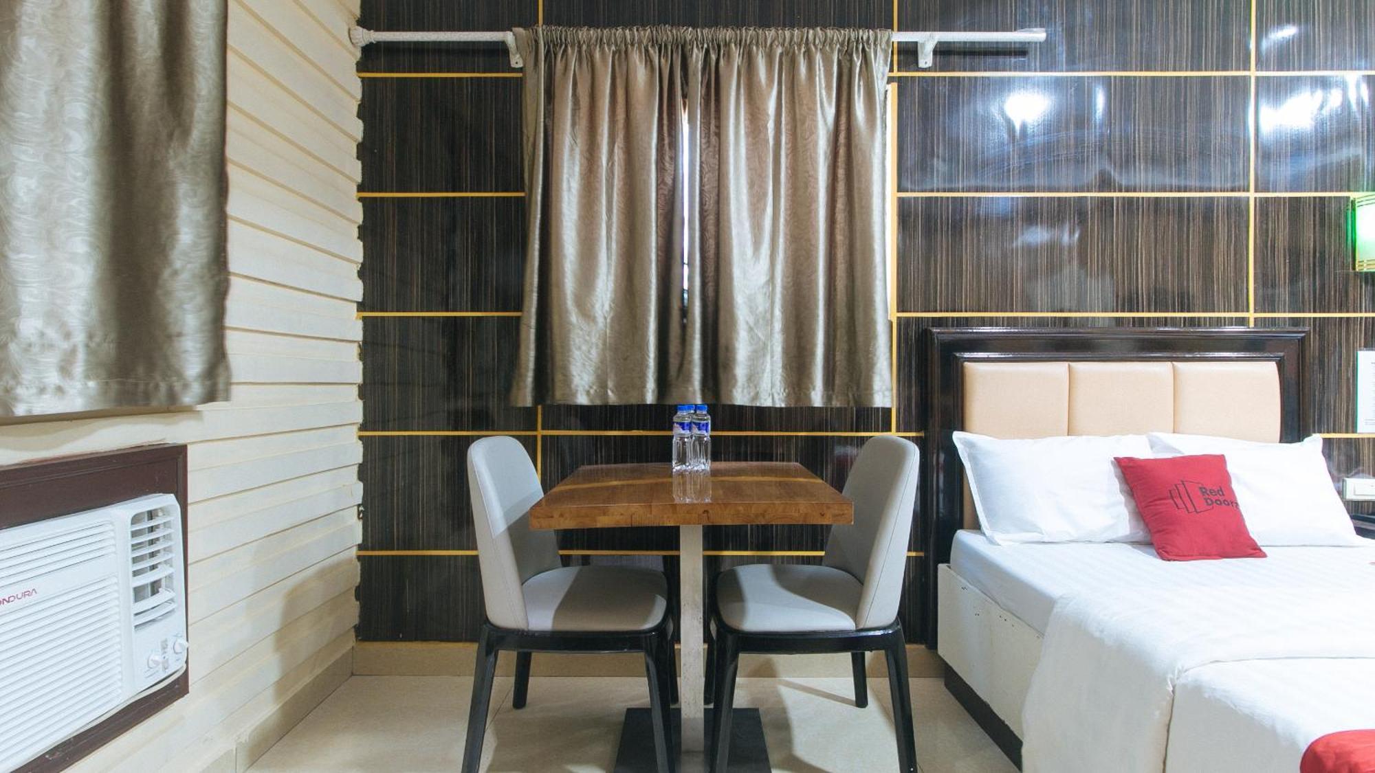 Reddoorz At Winter Hotel Araneta Quezon City Exterior foto