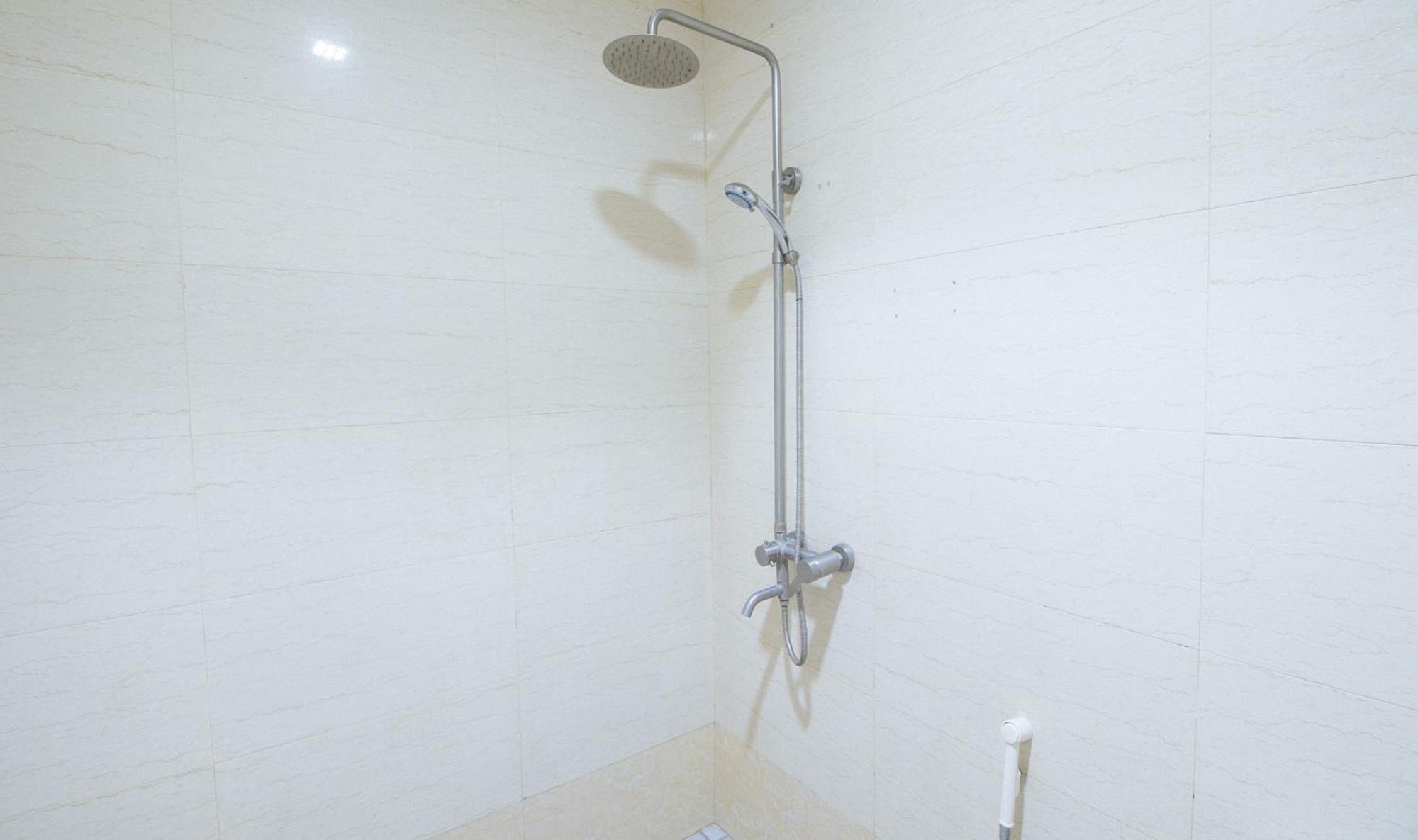 Reddoorz At Winter Hotel Araneta Quezon City Exterior foto